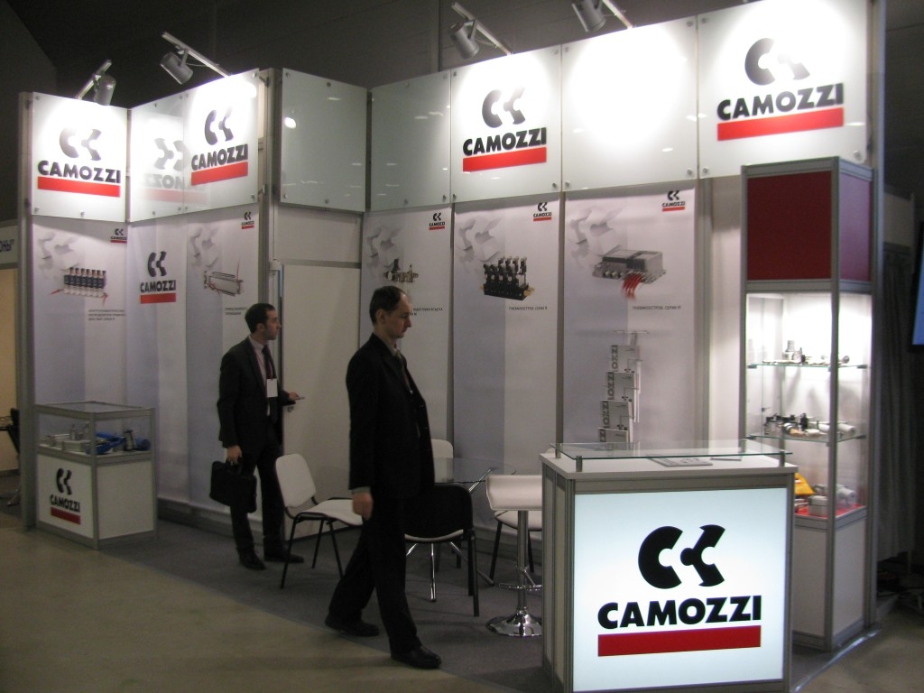 Camozzi - изготовление выставочных стендов в Самаре и Новосибирске